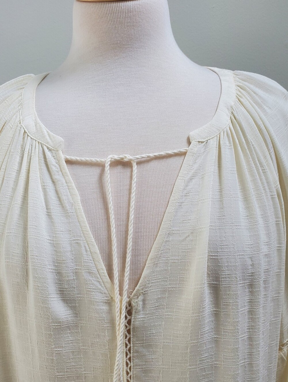 1. STATE SPLIT NECK TASSEL PEASANT BLOUSE - Picture 2 of 9